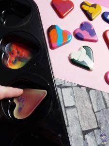 DIY Herzen aus Wachsstiften Upcycling Grußkarten Valentinstag Muttertag 07