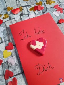 DIY Herzen aus Wachsstiften Upcycling Grußkarten Valentinstag Muttertag 14