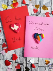 DIY Herzen aus Wachsstiften Upcycling Grußkarten Valentinstag Muttertag 15