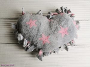 DIY Herzkissen Valentinstag ohne nähen 09