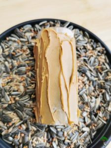 DIY Vogelfutter Rolle Upcycling aus Toilettenpapierrolle 02