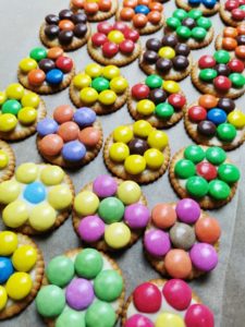 DIY Frühling Blumen Cracker 17