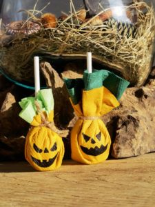 Halloween Lollis Kürbis Gesicht DIY 06