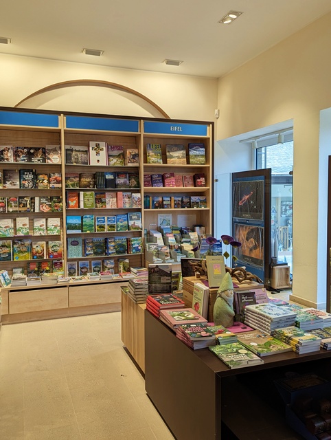 Buch und Kunsthandlung Maria Laach 07