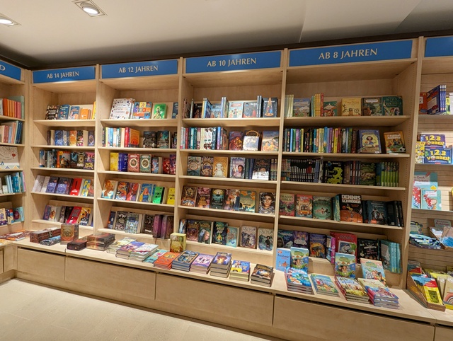 Buch und Kunsthandlung Maria Laach 12