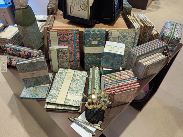 Buch und Kunsthandlung Maria Laach 13