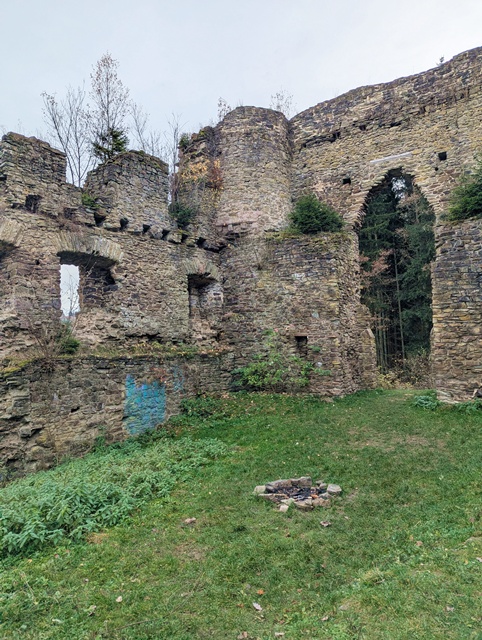 Burgruine Neublankenheim 14