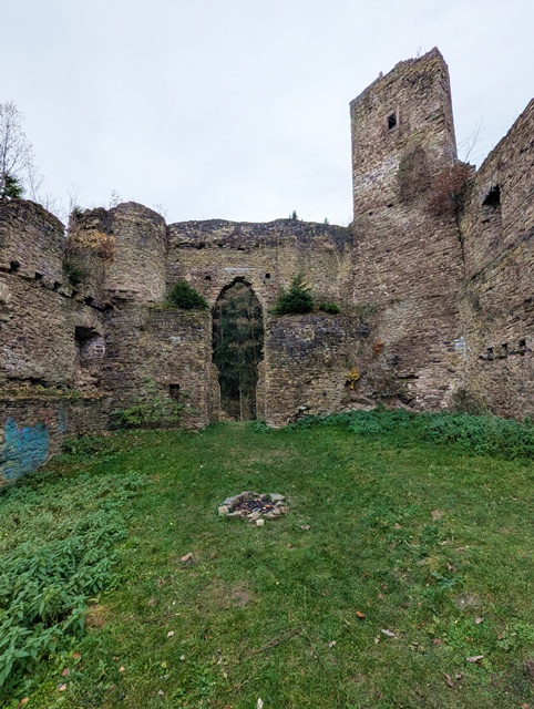 Burgruine Neublankenheim 18